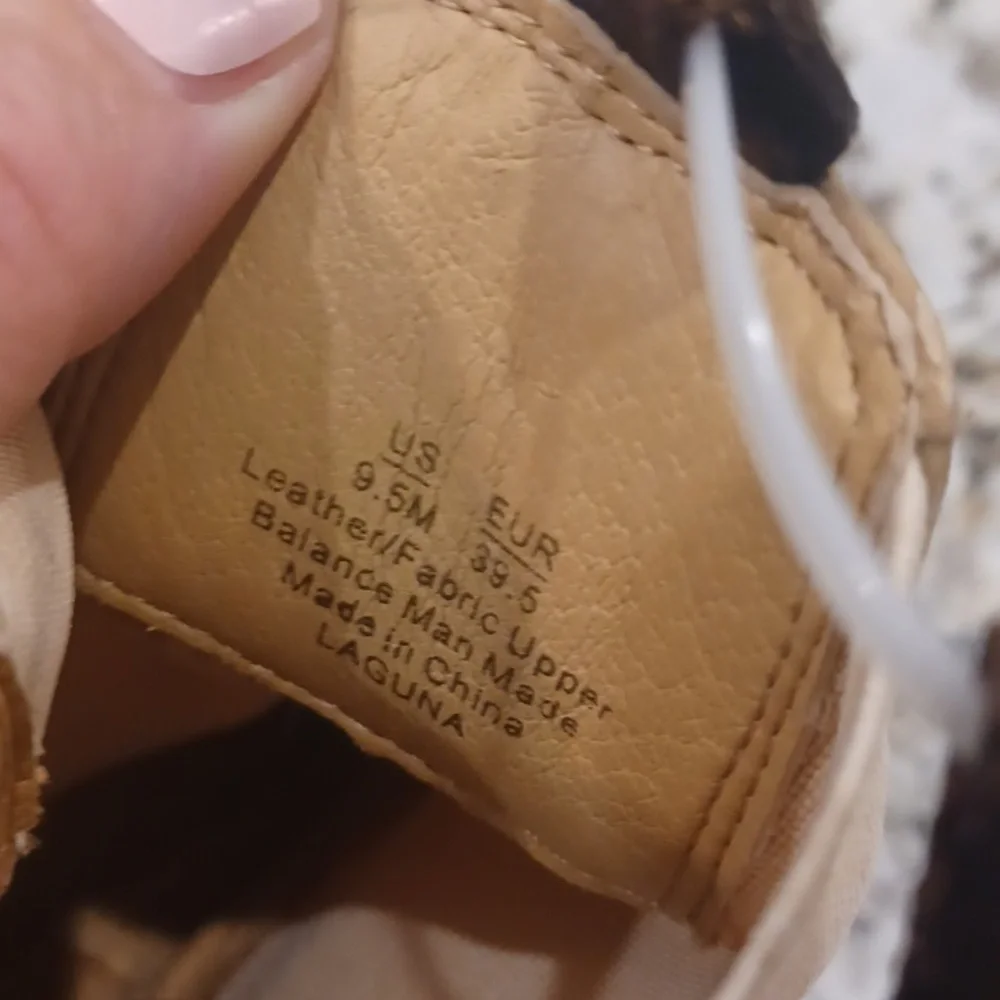 Sam Edelman Tan Chelsea Waterproof Lug Sole Boots Sz 9.5
